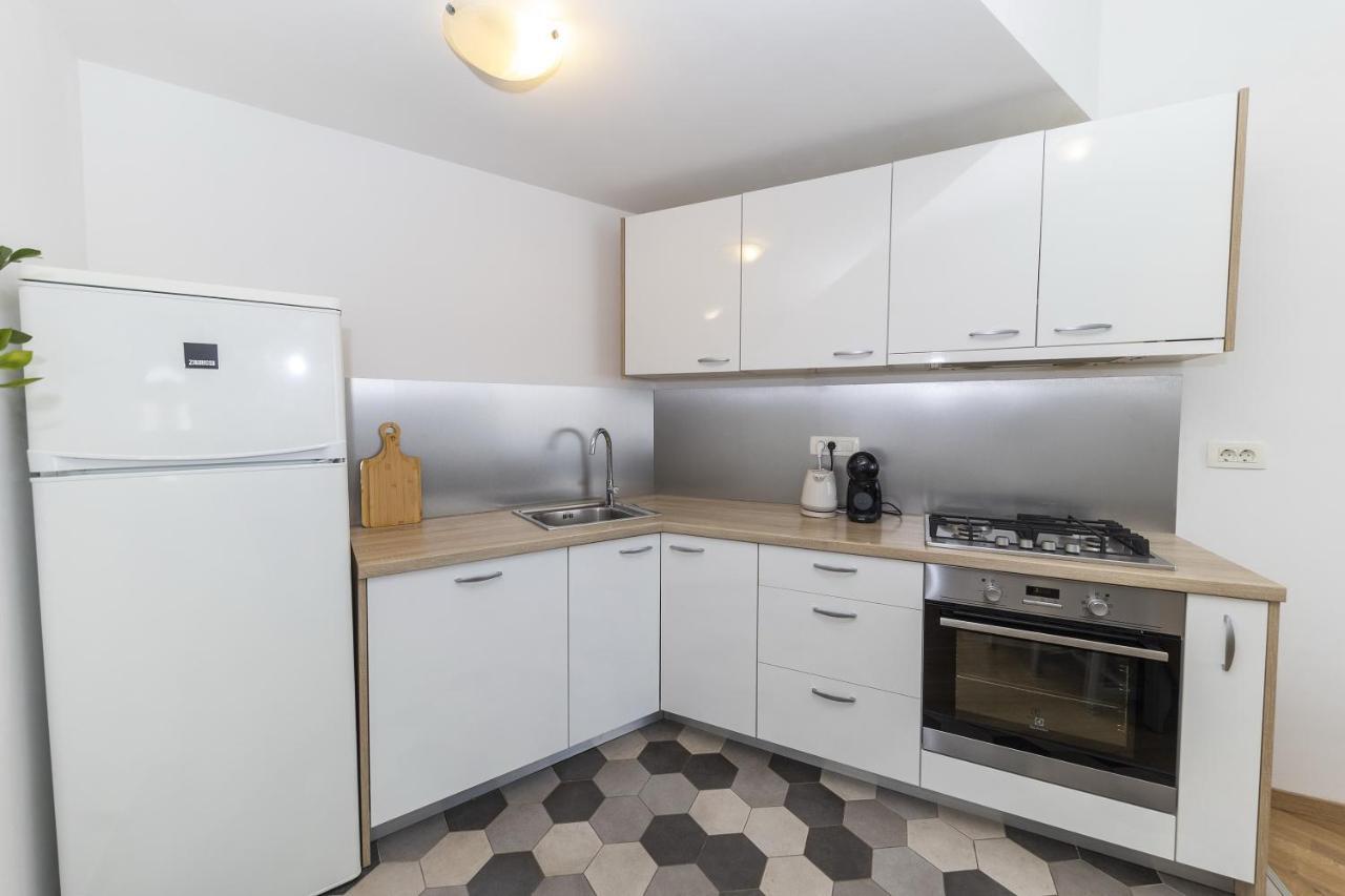 Apartments 23 And 25 With Free Private Parking Zadar Exteriör bild