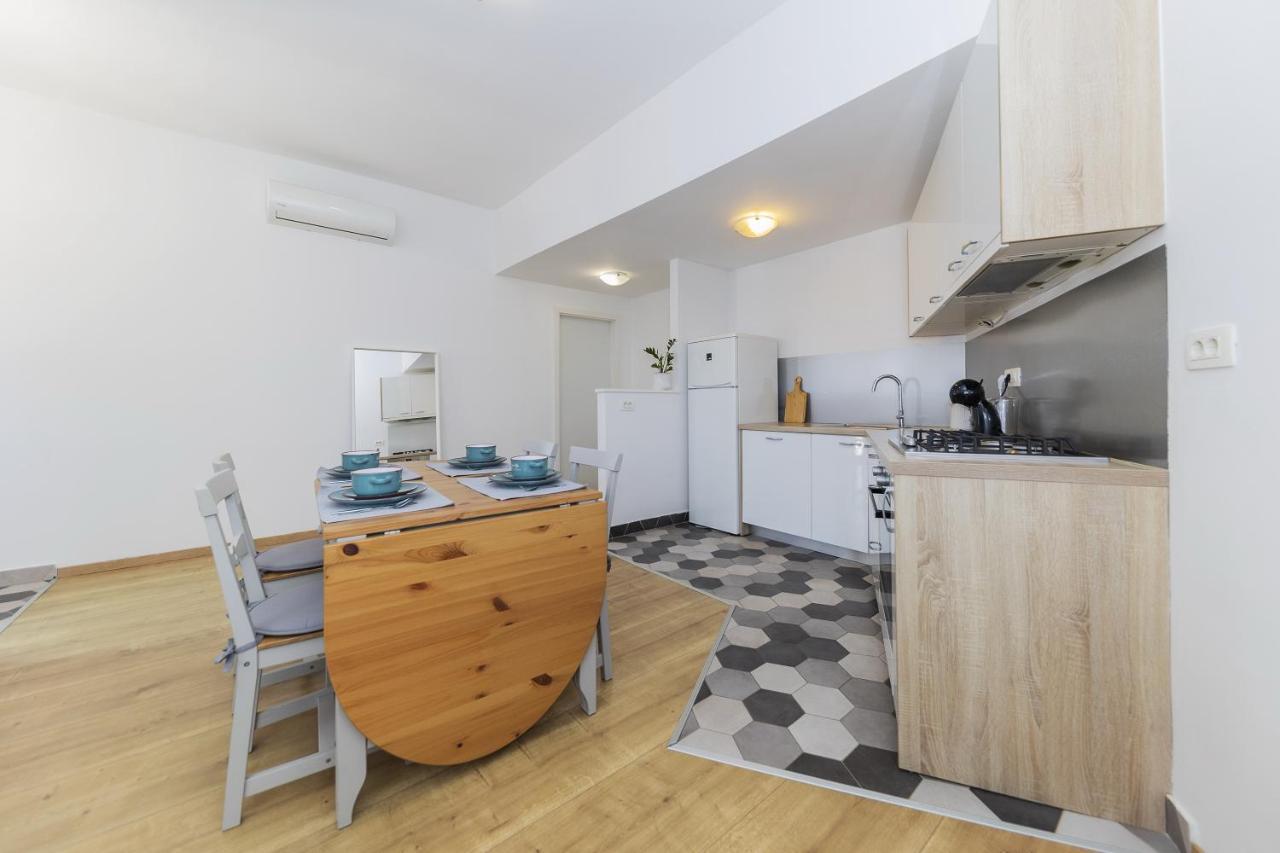 Apartments 23 And 25 With Free Private Parking Zadar Exteriör bild