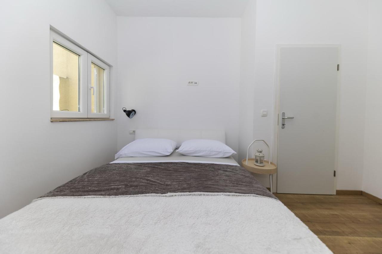 Apartments 23 And 25 With Free Private Parking Zadar Exteriör bild