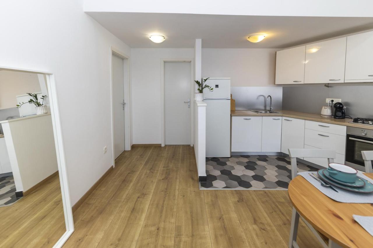 Apartments 23 And 25 With Free Private Parking Zadar Exteriör bild