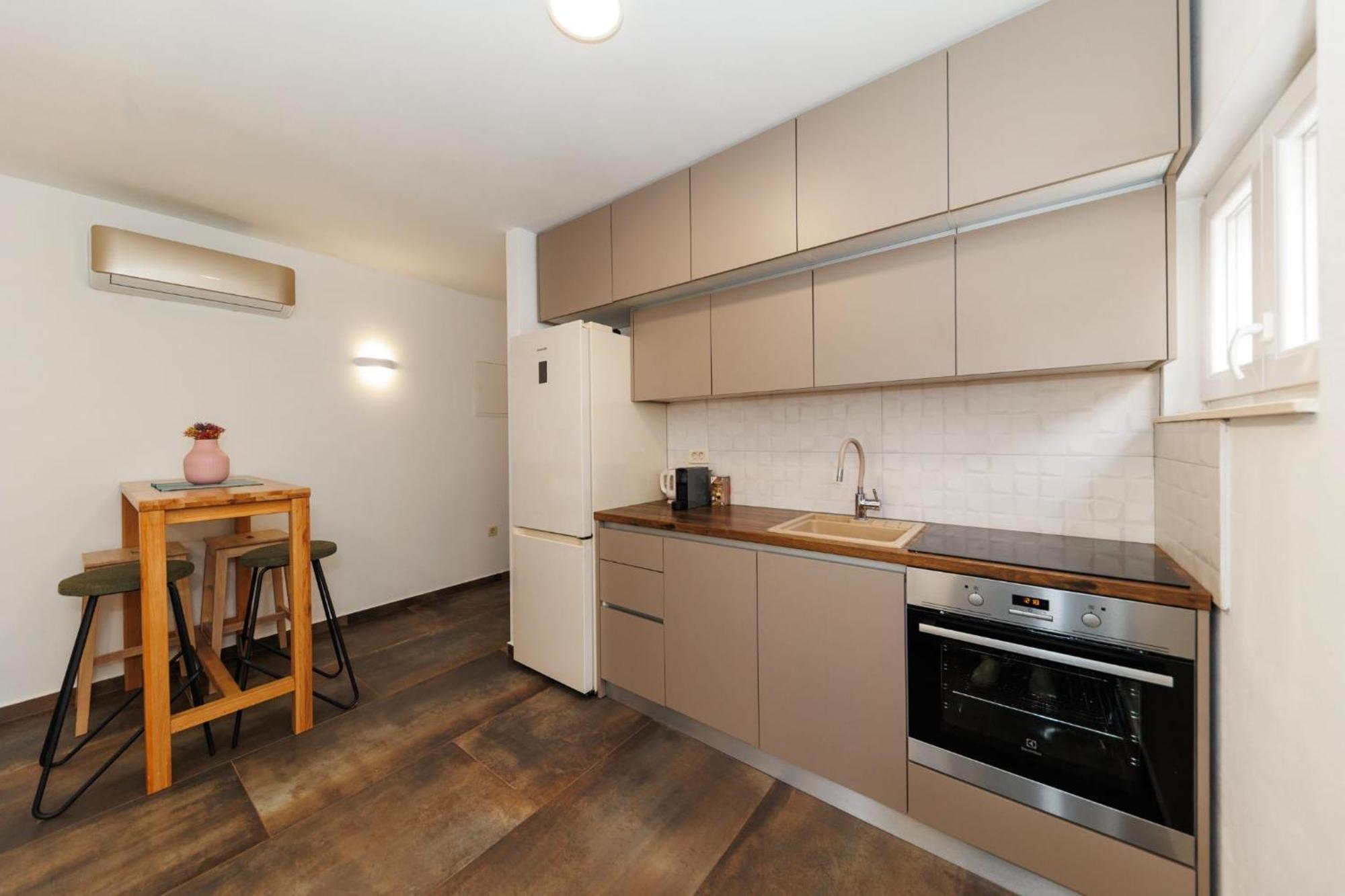 Apartments 23 And 25 With Free Private Parking Zadar Exteriör bild
